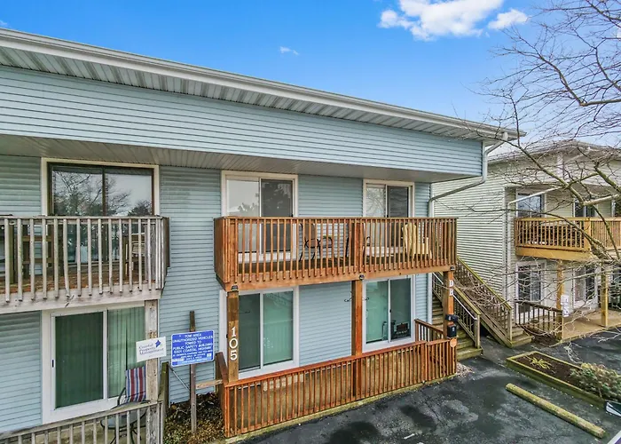 Holiday home Renovated 3br Short Walk To Right By The Turtle