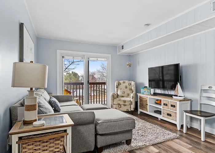 Renovated 3br Short Walk To Right By The Turtle