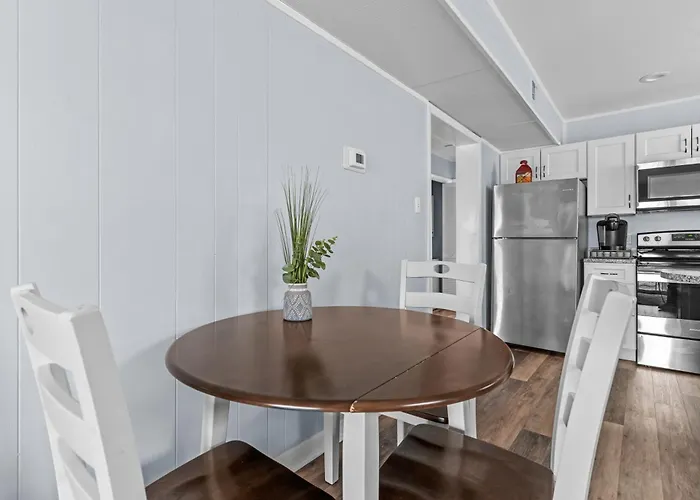 Holiday home Renovated 3br Short Walk To Right By The Turtle Ocean City