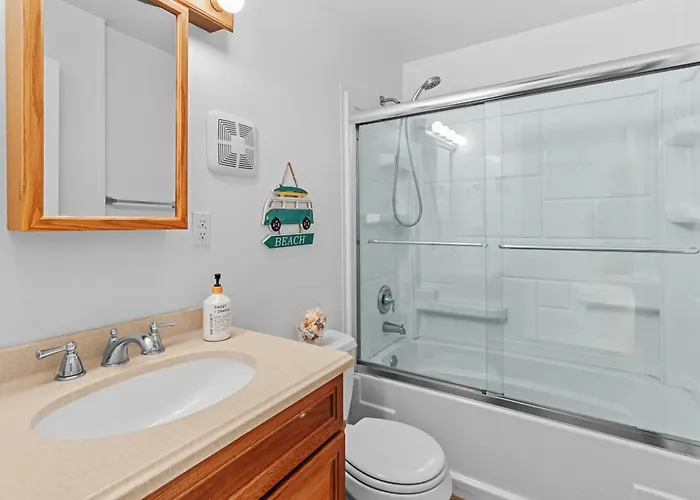 Renovated 3br Short Walk To Right By The Turtle *