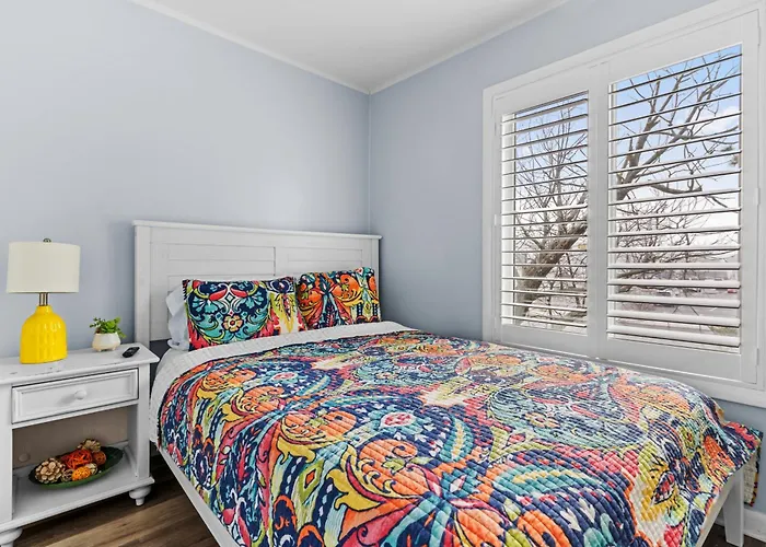 Renovated 3br Short Walk To Right By The Turtle *