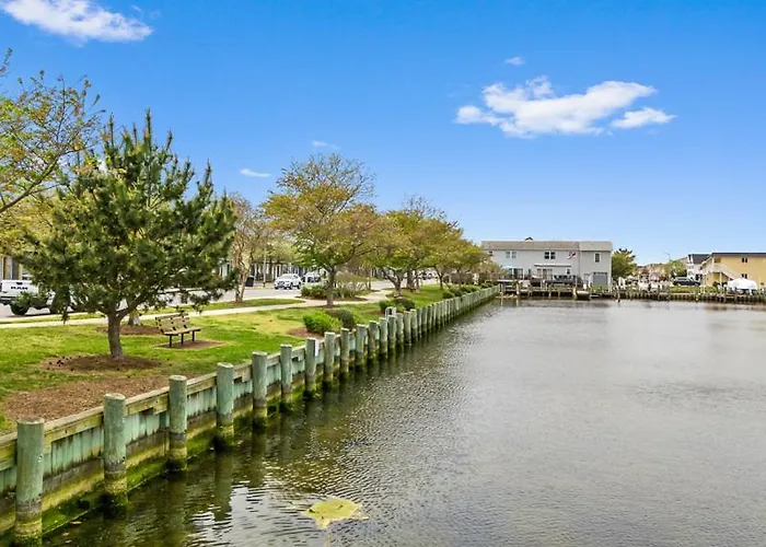 Holiday home Renovated 3br Short Walk To Right By The Turtle